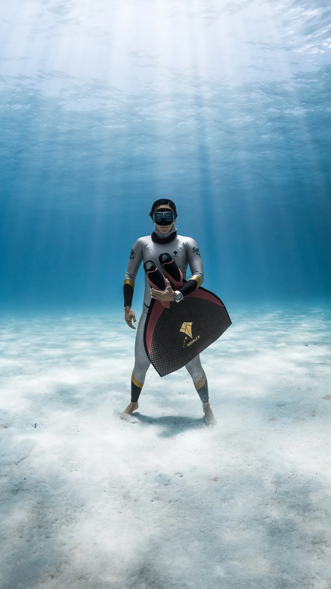 Underwater freediving on Oahu